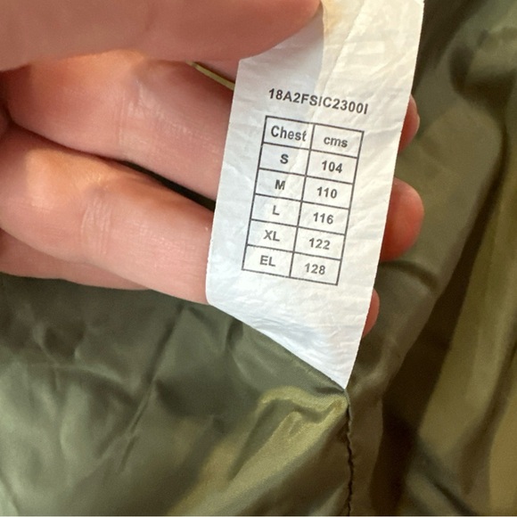 United Colors of Benetton Lightweight Packable puffer Coat Jacket Green Small - Picture 9 of 9